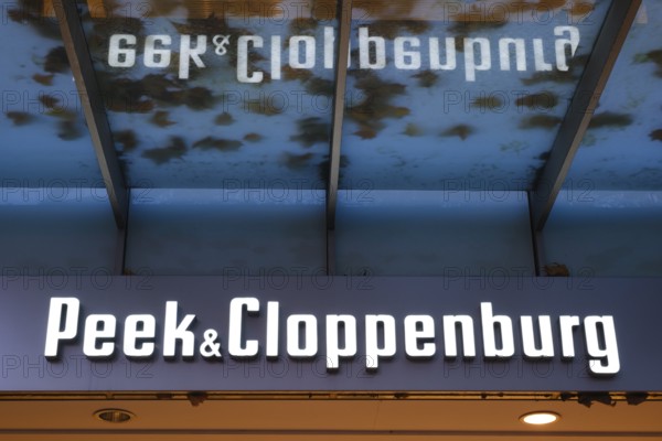 Peek & Cloppenburg, facade with sign and logo, illuminated, reflection, Essen, Ruhr area, North