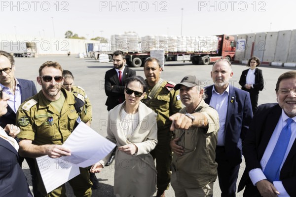 Annalena Bärbock (Alliance 90/The Greens, M), Foreign Minister, is shown trucks carrying