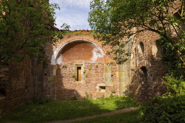 At the end of the 12th century, Dietrich the Afflicted, Margrave of Meissen, donated a convent in