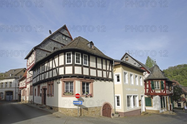 Half-timbered houses with bay windows, corner house, round, Amtsgasse, Meisenheim,