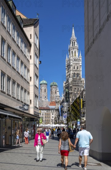 New Town Hall with St Mary's Column and church towers of the Church of Our Lady, Marienplatz,