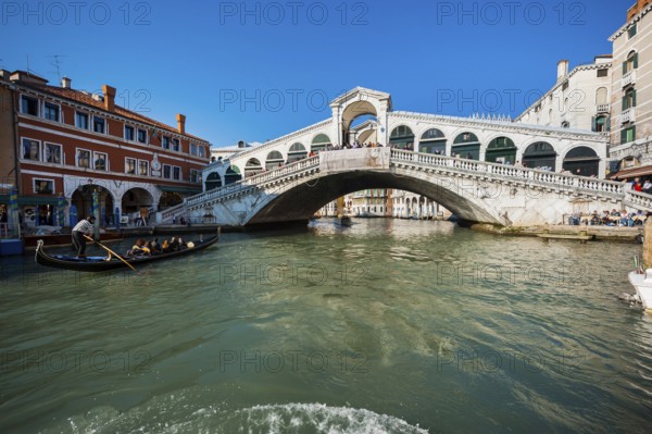 Rialto Bridge with Grand Canal, city trip, holiday, travel, tourism, lagoon city, historical,