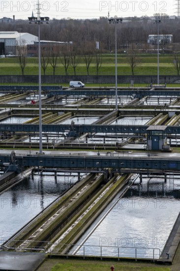 Secondary clarifier, Emschergenossenschaft wastewater treatment plant in the Weilheimer Mark in