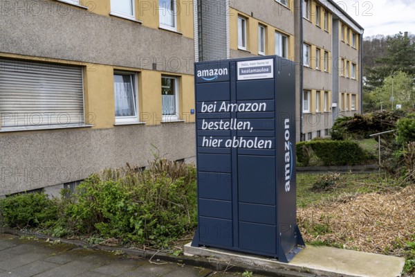 Amazon Locker, pick-up station for parcels and consignments in a housing estate, in Hagen Vorhalle,