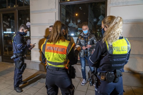 Cooperation of the public order office and the police, check whether the Corona rules are observed,