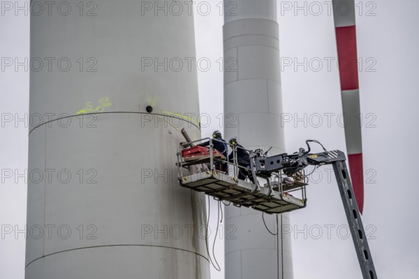 Preparation for the demolition of the tower of a 20 year old wind turbine, in the Werl wind farm, 5
