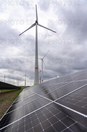 Wind farm and large-scale photovoltaic system, north-east of Bad Wünnenberg, near the village of