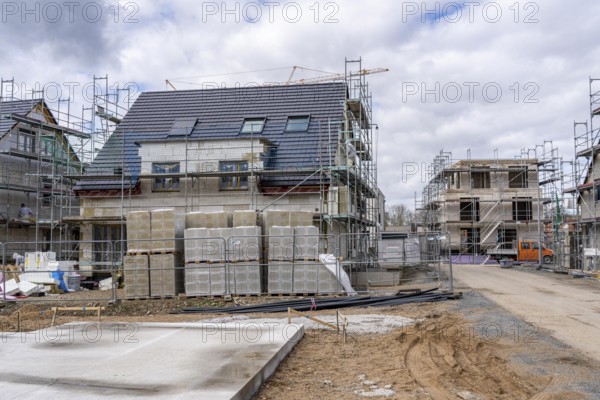 New development district, around 140 detached and semi-detached villas being built in the south of