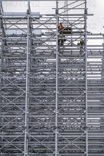 Construction of a high-bay warehouse, storage system for high space utilisation, in steel