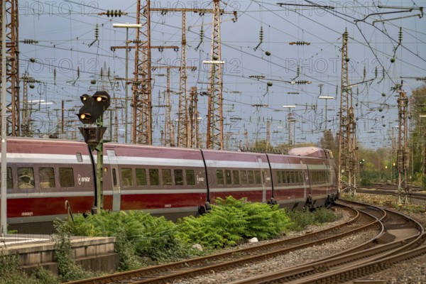 Eurostar train leaving Essen Central Station, North Rhine-Westphalia, Germany, Europe