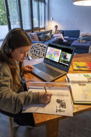 Homeschooling, 2 girls, sisters, 11 years old, learning at home, home learning, lessons at home,