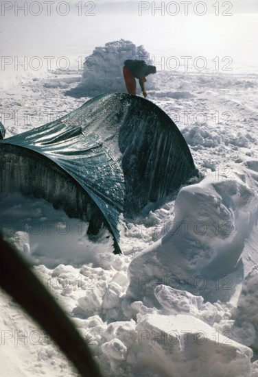 Gudmundur Jonasson travel company Adventure Arctic Expedition to the frozen Vatnajokull ice cap,