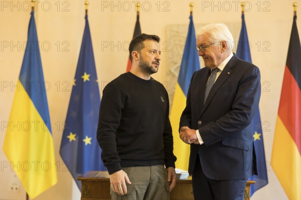 Volodymyr Selensky (President of Ukraine) after his entry in the guest book with Frank-Walter