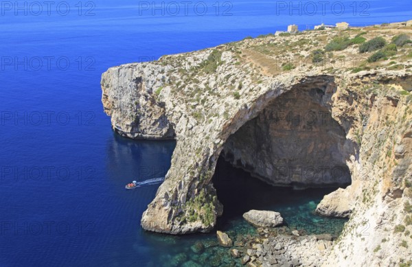 The Blue Grotto natural sea arch and cliffs, Wied iz-Zurrieq, Malta, Europe