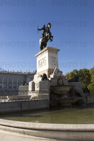 Royal Palace, Plaza de Oriente equestrian statue King Felipe IV designed by Velazquez, Madrid,