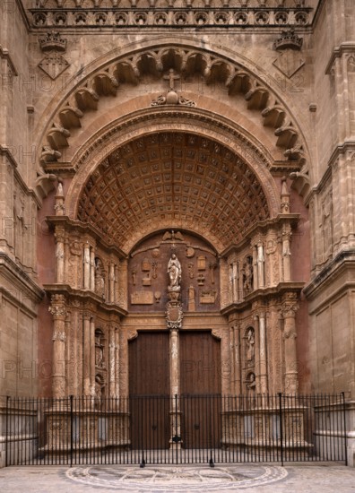 La Seu, Basilica de Santa Maria, Cathedral of St Mary, Palma de Majorca, Majorca, Balearic Islands,