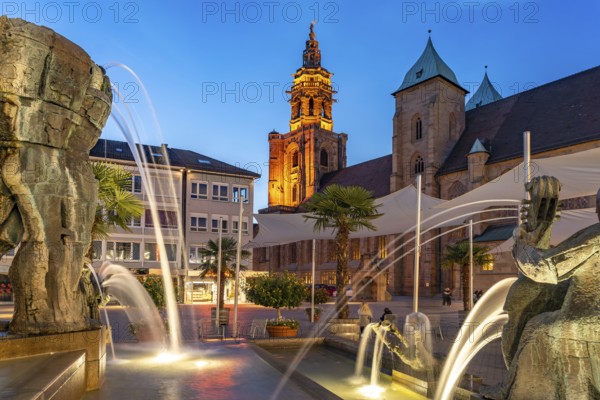 The Kilianskirche church and the Comedians' Fountain at dusk, Heilbronn, Baden-Württemberg,