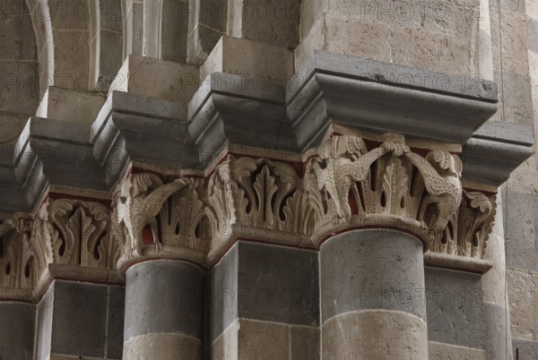 North-west crossing pillar with birds on the capitals, St., Sankt, Saint