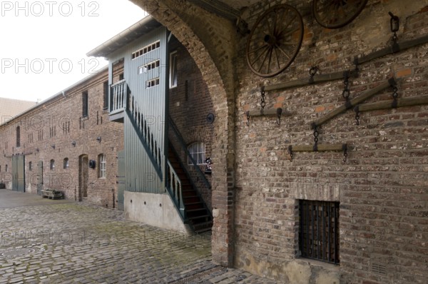 Erftstadt-Herrig, Domhof courtyard complex