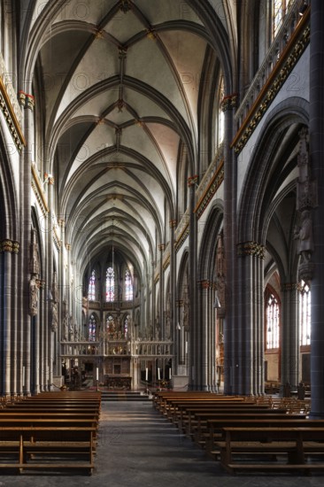 Interior, view to the east, St., Sankt, Saint