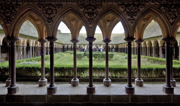 View from the eastern cloister wing into the cloister courtyard, built 1225-28, St., Sankt, Saint