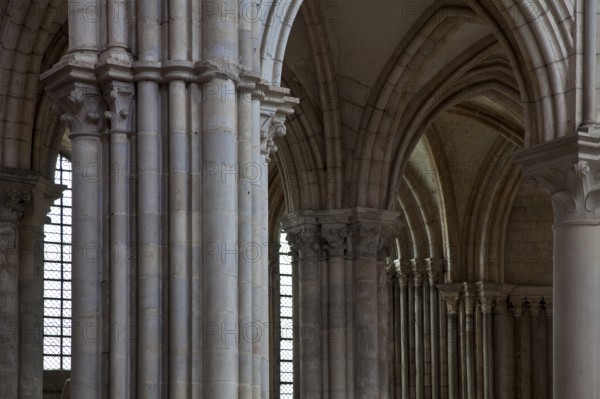 Vezelay, Basilica of Ste-Marie-Madeleine. Interior. Northeastern crossing pillar section at the