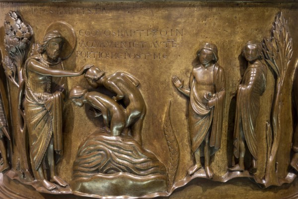 Liège, Liege, St Barthélemy (Sint-Bartolomeüskerk, Sankt Bartholomäus), baptismal font by Reiner