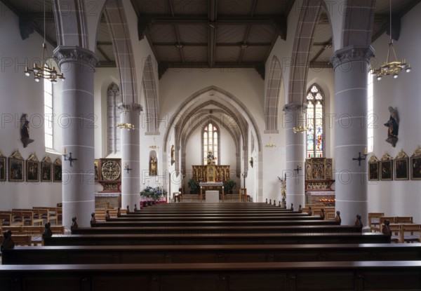 Interior view of the Liebfrauenmünster facing east, St., Sankt, Saint