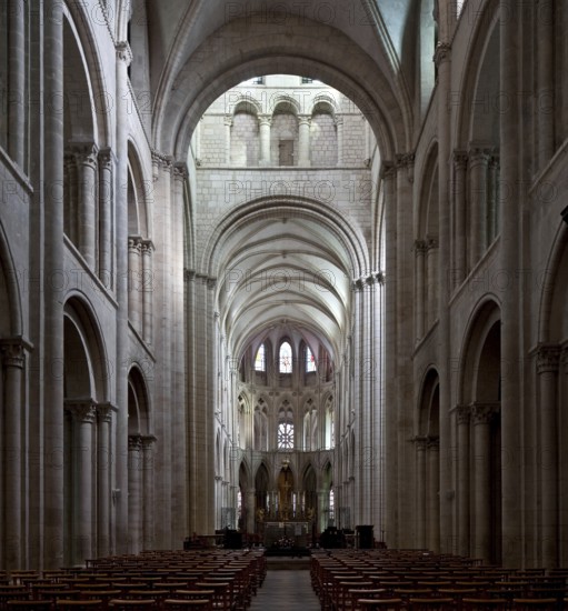 Interior facing east, St., Sankt, Saint