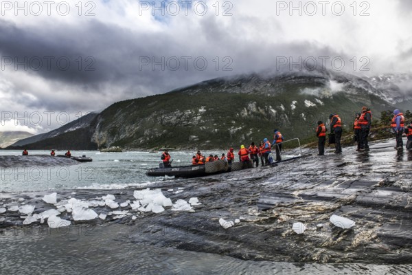 Zodiac excursion around the Pia Glacier, Cordillera Darwin, north-east foothills of the Beagle