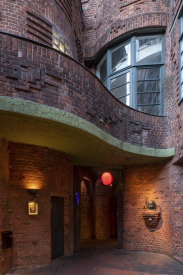 Bremen, Böttcherstraße, Hoetger craftsmen's yard, Paula Moderson-Becker Museum