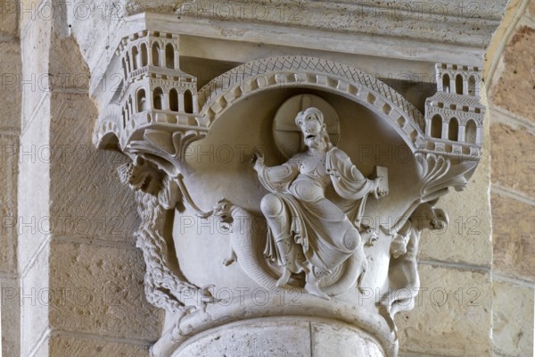 Plaimpied-Givaudins, Church of Saint-Martin from 1080, capital with the Temptation of Christ,