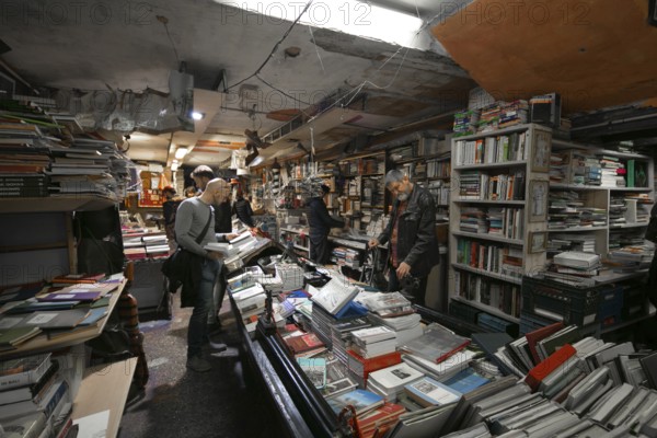 Italy Venice Bookshop -659 LIBRERIA ACQUA ALTA in Calle Lunga Santa Maria Formosa No 5176b Interior