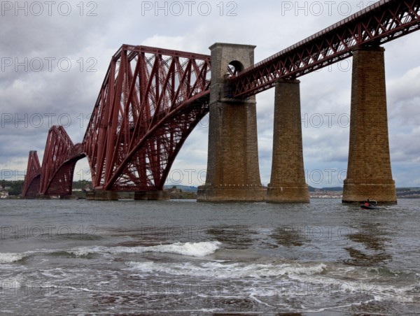 Railway bridge (cantilever bridge based on the Tanner girder principle), completed in 1890,