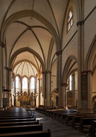 Interior facing east, St., Sankt, Saint