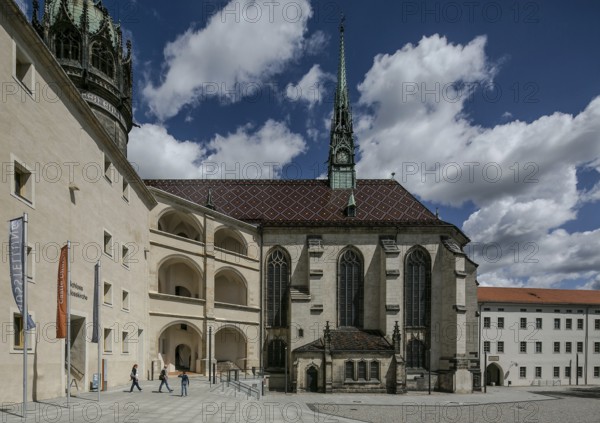 Luther city Wittenberg Castle west wing and castle church 6238 Courtyard view from south right