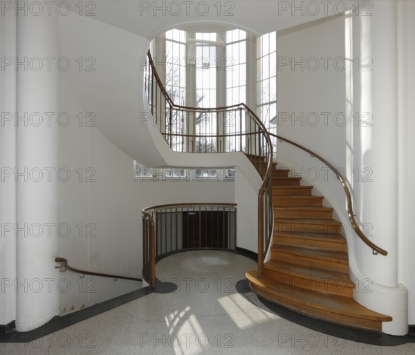 Built between 1906 and 1908 according to designs by Peter Behrens. Collaboration with Walter