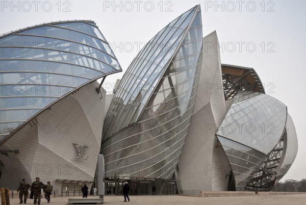 Architect Frank O. Gehry, opened in 2014, view from the south-west