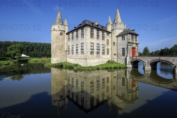 Laarne, Kasteel van Laarne, moated castle