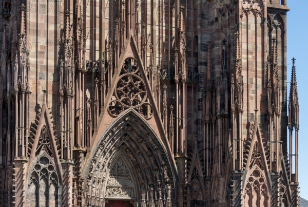 Strasbourg Cathedral, Cathédrale Notre-Dame de Strasbourg, west façade, Wimperge