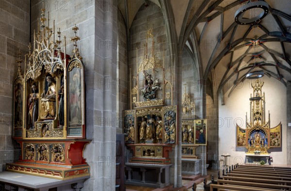 Rottweil, Heilig-Kreuz-Münster, Heilig Kreuz Minster, northern aisle with chapels and altars