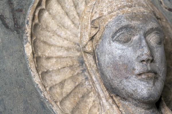 Older Plektrudis tomb slab, face, Saint, Saint