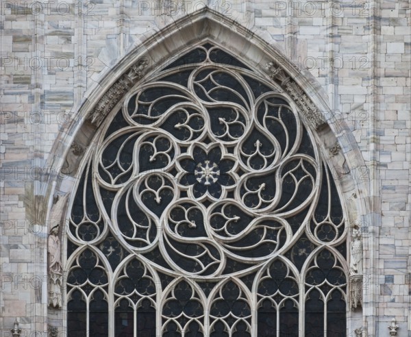Built from 1386, choir north-east window from 1402, upper section width 11m, St., Sankt, Saint
