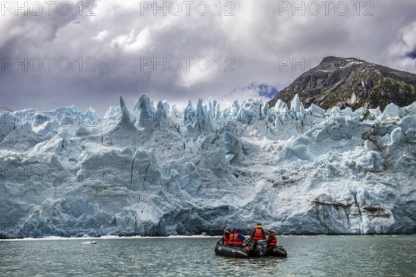 Zodiac excursion around the Porter Glacier, Cordillera Darwin, north-east foothills of the Beagle