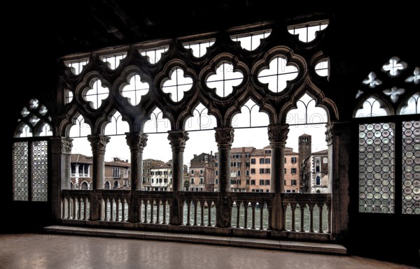 Venice, Ca'd'Oro, palazzo on the Grand Canal, built 1421-42 by Bartolomeo Bon, loggia in the piano