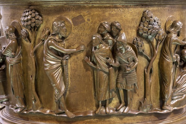 Liège, Liege, St Barthélemy (Sint-Bartolomeüskerk, Sankt Bartholomäus), baptismal font by Reiner