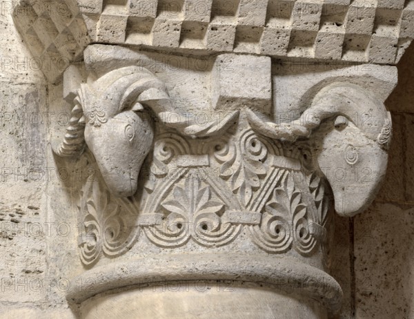 Sant' Antimo, Abbazia, Benedictine abbey, choir, capital with depiction of a ram