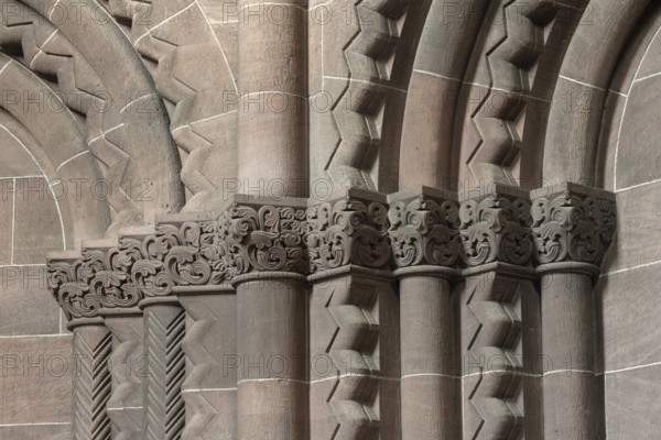 Worms, St Peter's Cathedral, west choir, capitals in the niches