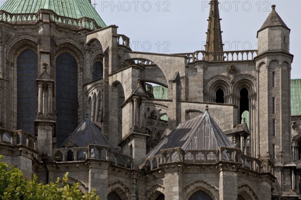 1195-1260 Main construction period, partial view from the east, view of the buttress on the north