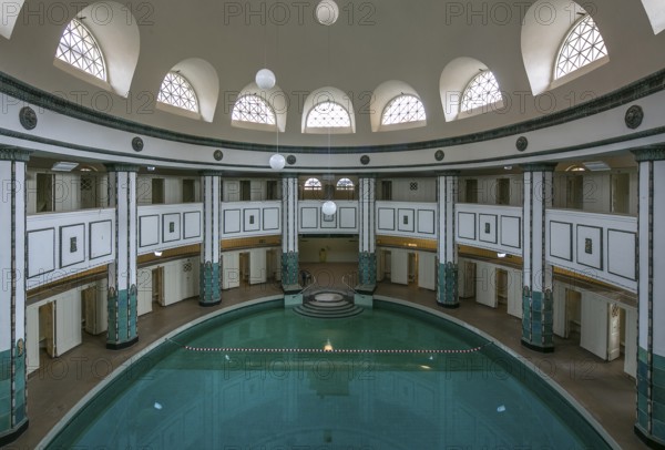 Hall S Schimmelstraße 1 Municipal swimming pool Image no. 1941 Women's swimming pool 1912-15 by